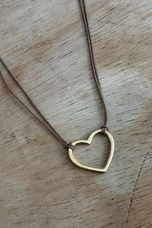 CHOKER CORAÇÃO VAZADO CARAMELO