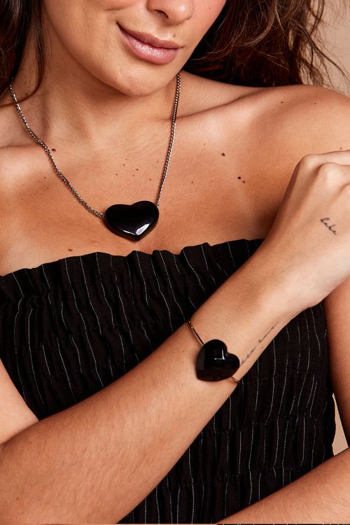 BRACELETE CORAÇÃO SEXTAVADO RESINA PRETO