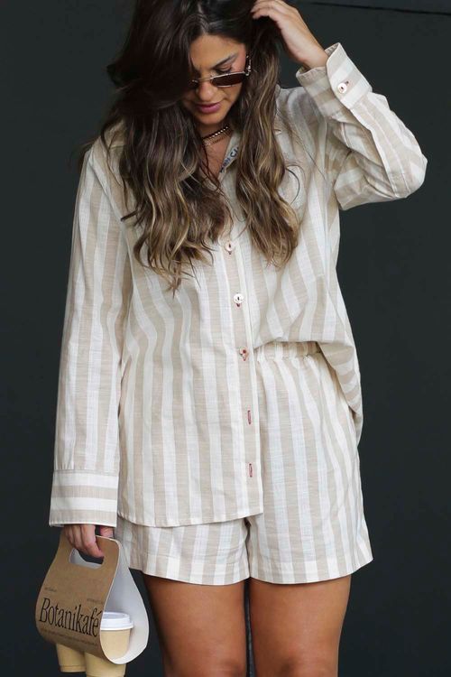 SHORT TARSILA LISTRADO AMENDOA