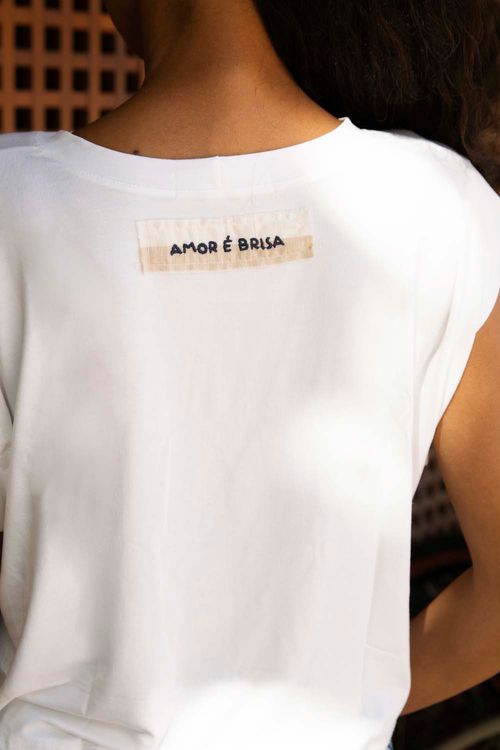 REGATA DORA COM APLICAÇÃO OFF WHITE