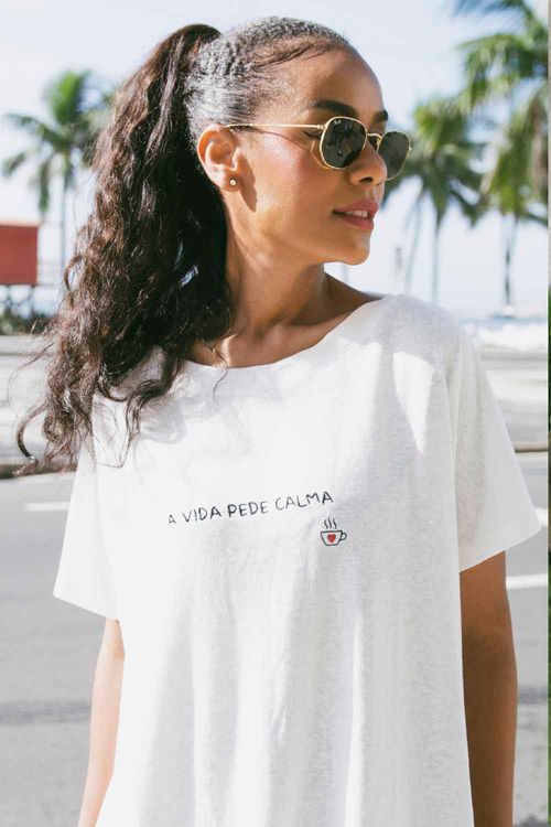 CAMISETA CALMA CAFÉ OFF WHITE