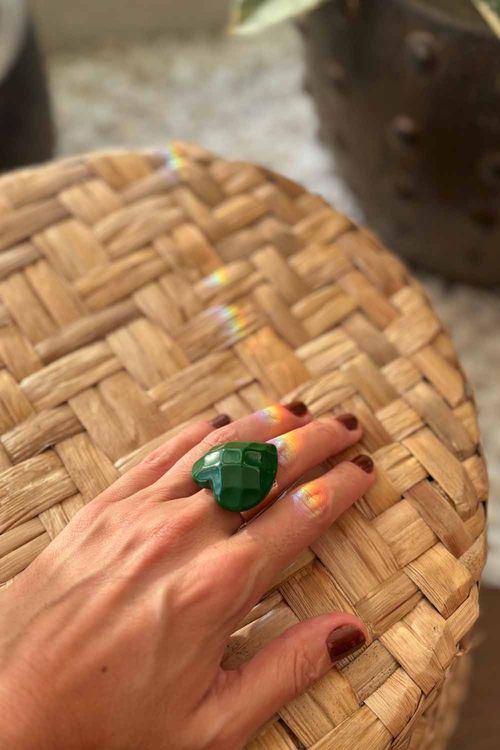 ANEL CORAÇÃO SEXTAVADO RESINA VERDE