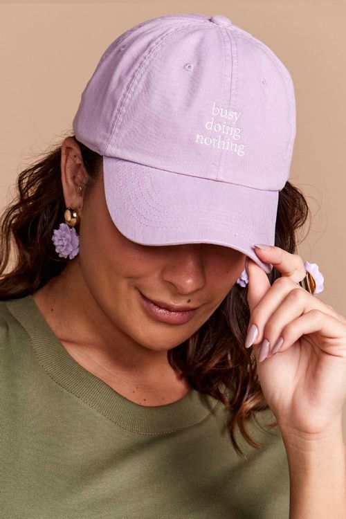 BONÉ DAD HAT BUSY DOING NOTHING