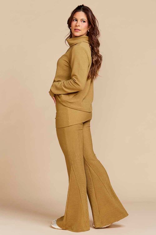 CALÇA FLARE CANELADA VERDE OLIVA