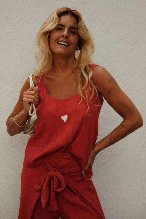 REGATA NINA CANELADA VERMELHA