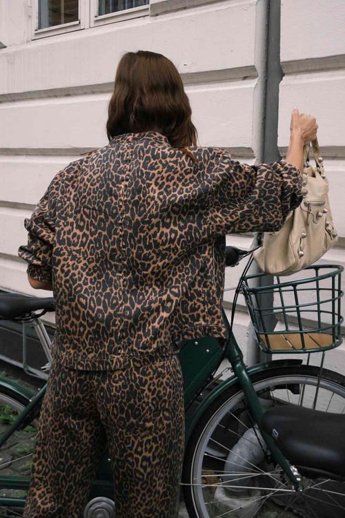 JAQUETA SARJA ANIMAL PRINT